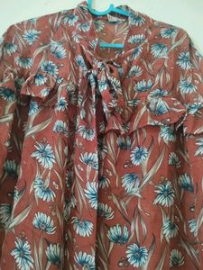 Chic Floral Print Blouse with Bow Detail