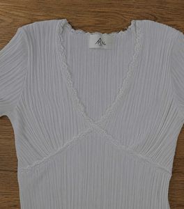₊˚🪽⊹White ribbed lace detail top🤍✨️🦢