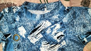 💙 Stylish Blue Stretchable Denim-Print Top