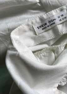 SHEIN White Square Neck Ruffle Sleeve Top