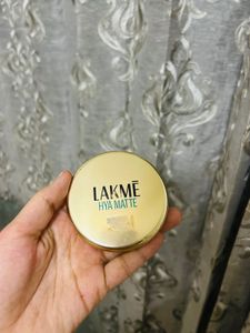 lakme nude unused  compact powder