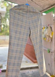 Trendy Plaid/Checkered Pants