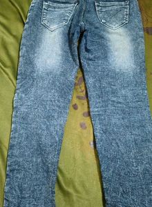 Stylish Women's Blue Denim Jeans