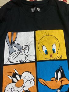 Looney Tunes Graphic T-Shirt