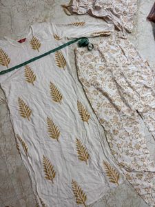 🎉🎊White Kurta Set with Golden Print...