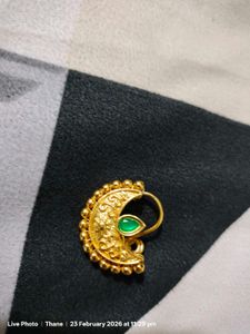 Pressing Gold Plated Nath with Emerald Stone