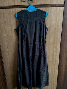 Elegant Black Embroidered Kurta