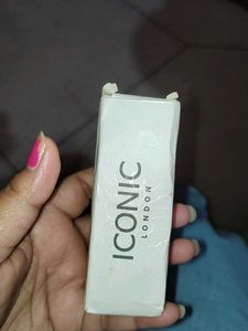 Iconic London Makeup