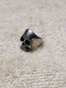 Edgy Skull Ring for a Bold Statement