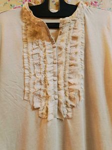 🇳🇿💫🎀Elegant Cream Ruffled V-Neck Top