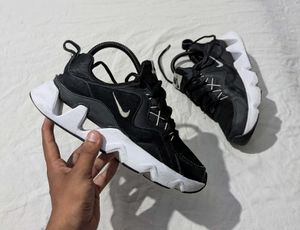 Nike Sneakers - Black & White