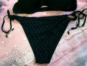 Black Textured Bikini set👍