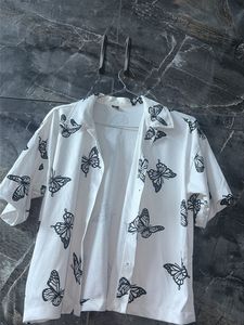 🦋 White Butterfly Print Cropped Shirt