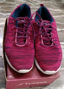 Tucson Running Shoes - Size 6