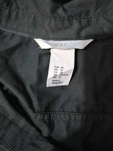 H&amp;M Classic Black Button-Down Shirt