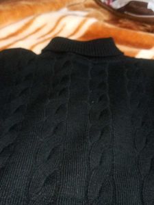 Men's Black Cable Knit Sweater
