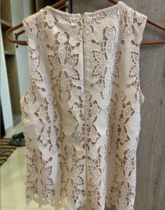 Elegant Lace Sleeveless Top
