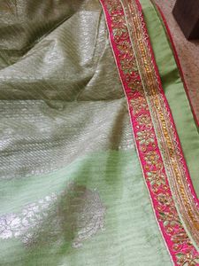 Elegant Green Saree with Pink Blouse