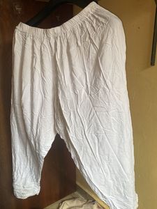 Print Kurta and white rayon pant pan