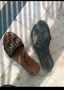 crocs and slipper / slider