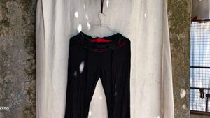 1110. Black Palazzo Pants