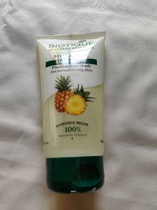 Biotique Pineapple Foaming Face Wash