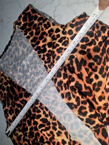 Leopard Print Tie-Front Crop Top 32-34