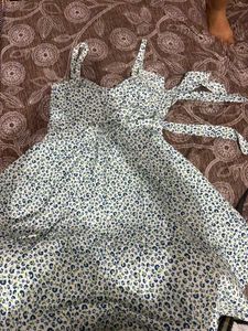 Floral Cotton Tie-Back Midi Dress 🌸