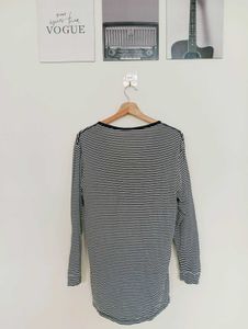 Striped V-Neck Long Sleeve Top
