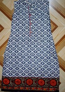 Stylish Blue &amp; White Printed Sleeveless Kurta