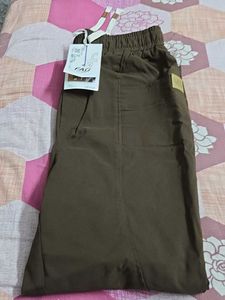 pant in brown colour's new with tag