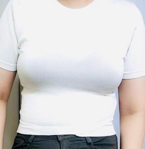 Brand new Chic Bodyfit White T-Shirt for Women