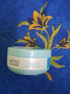 Lacto Calamine Super Light Moisturising Gel