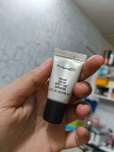 M.A.C Strobe CReam