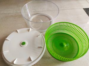 Salad Spinner.. Dishwasher Safe