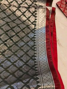 Elegant Silk Saree with Intricate Weave