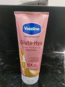 Vaseline Gluta-Hya Dewy Radiance Lotion
