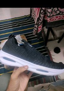 Urgent sell Men's Black Slip-On Sneakers
