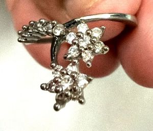 Sparkling Flower Ring