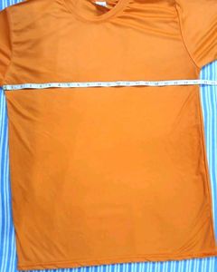 Men Solid Round Neck T shirt Pack Of 1
