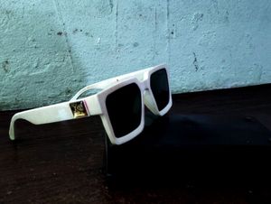 Spectacle