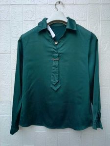 New with tag Pinterest Elegant Green Tie-Neck Blou