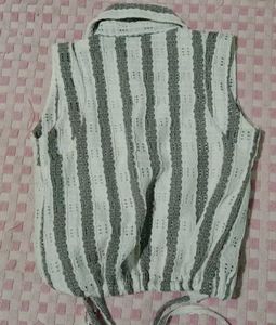 Stylish Sleeveless Striped Top