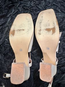 Elegant Pearl Embellished Ballet Flats