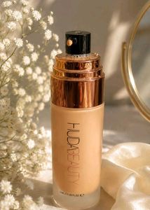 this foundation from huda beauty 💖