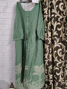 Green Embroidered Kurta