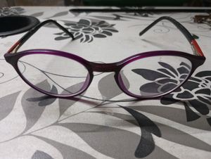 Specs Frame And Box.