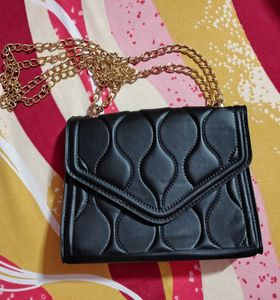 Chic Black Quilted Crossbody Bag