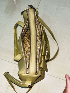 Chic Faux Leather Handbag