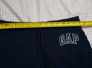 GAP Women's Classic Fleece Logo Shorts